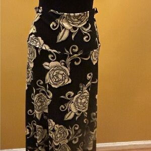 LuLaRoe Black Cream Floral Rose Print Maxi Skirt Size Medium
